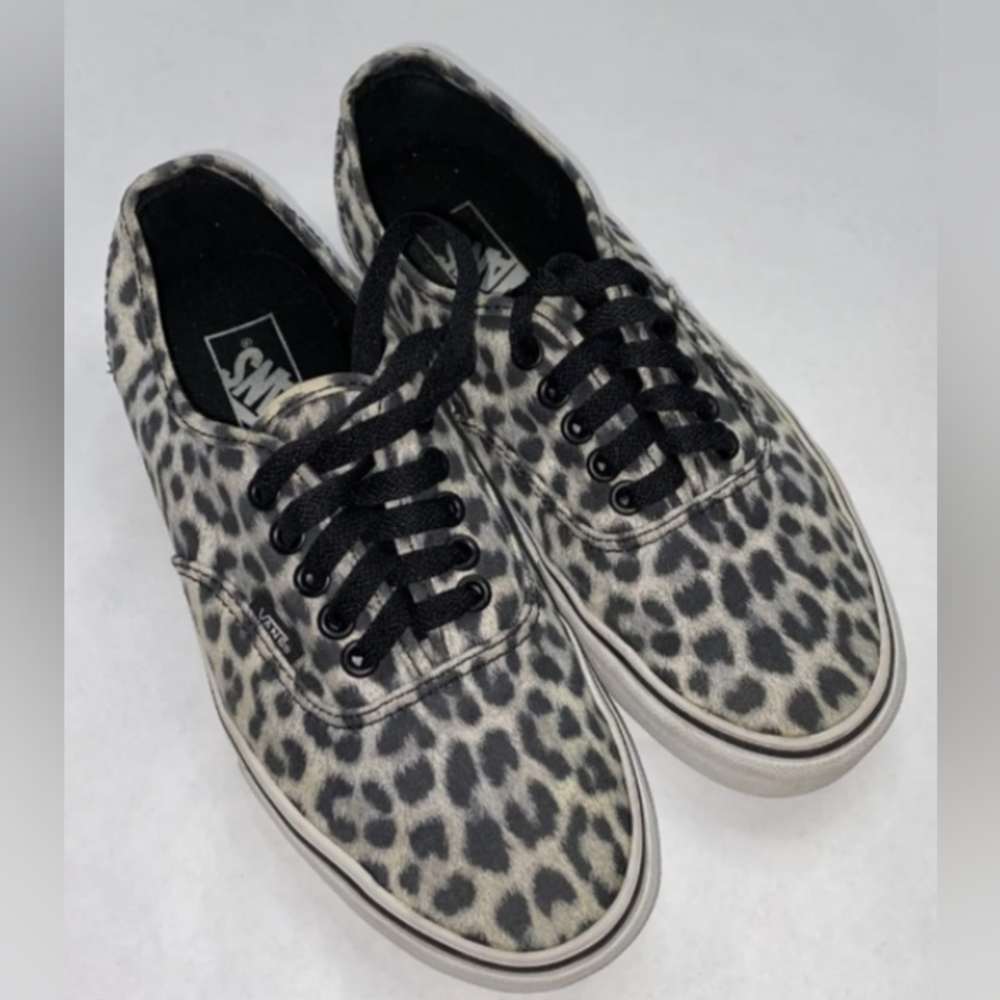 Vans Authentic Leopard ‘Black/White’ Men’s 5/ Women’s 6.5